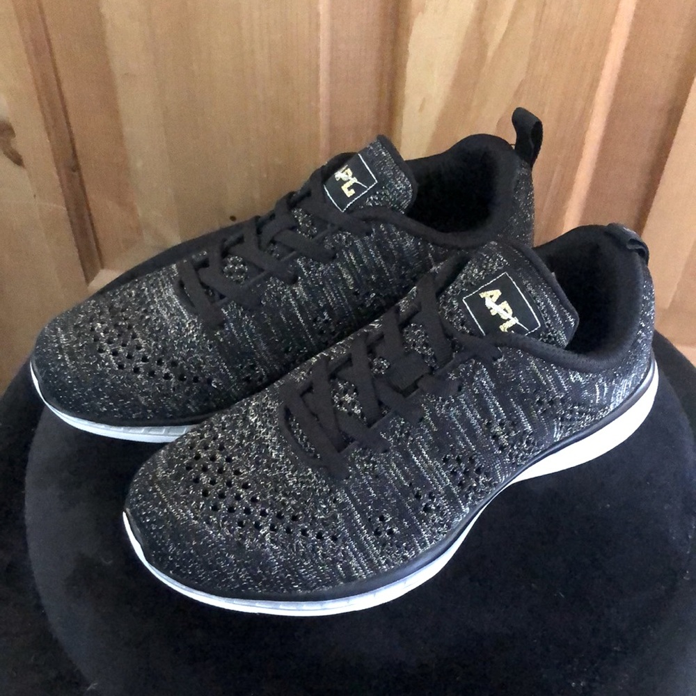 NEW APL Techloom Pro Black & Metallic Gold sneaker